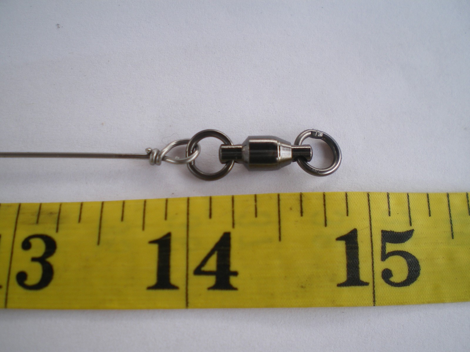 15 PCS. SOLID STAINLESS STEEL WIRE LEADER 14″/180 LBS TEST W/BALL BEARING SWIVEL